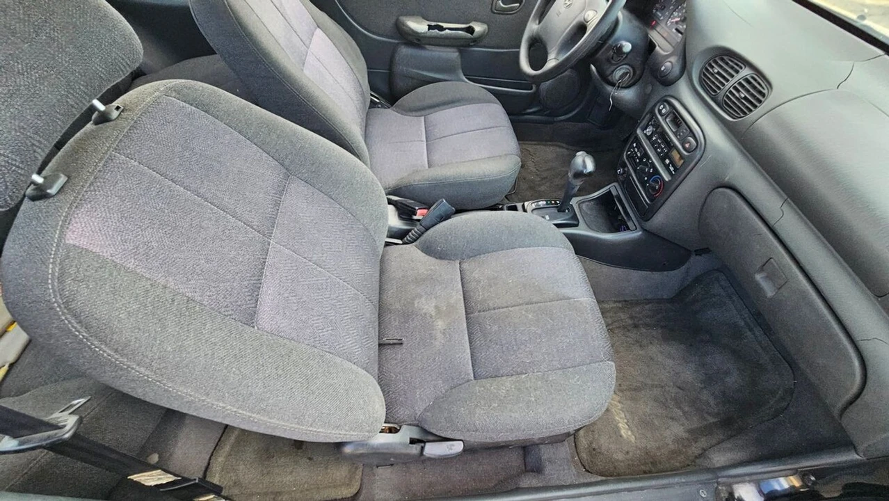 1998 Hyundai Accent - Image 16 of 21