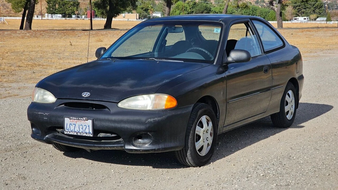 1998 Hyundai Accent - Image 5 of 21