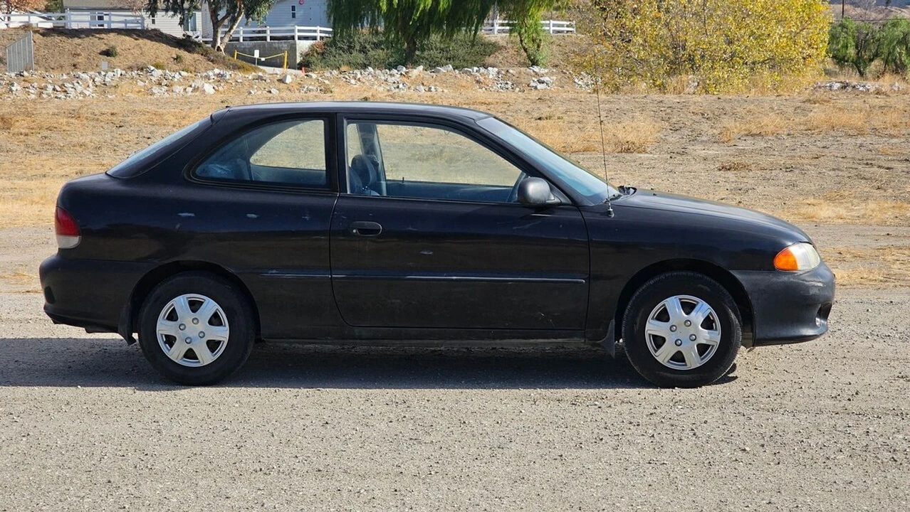 1998 Hyundai Accent - Image 13 of 21