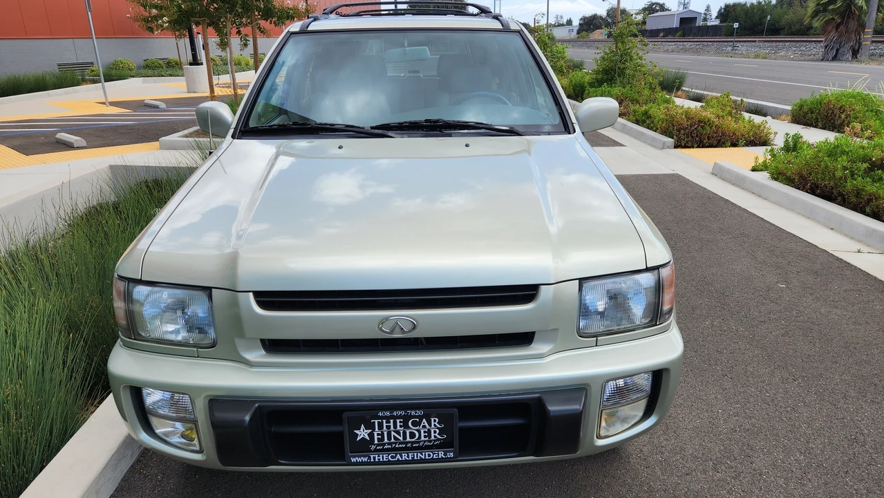1998 Infiniti QX4 - Image 10 of 31