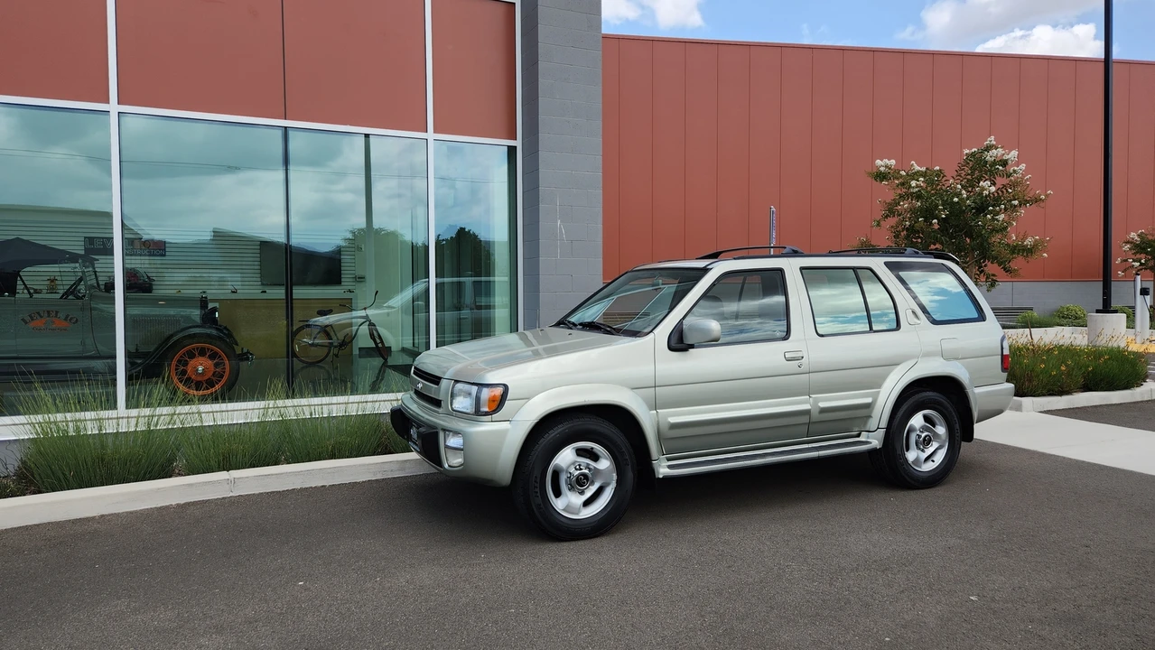 1998 Infiniti QX4 - Image 16 of 31