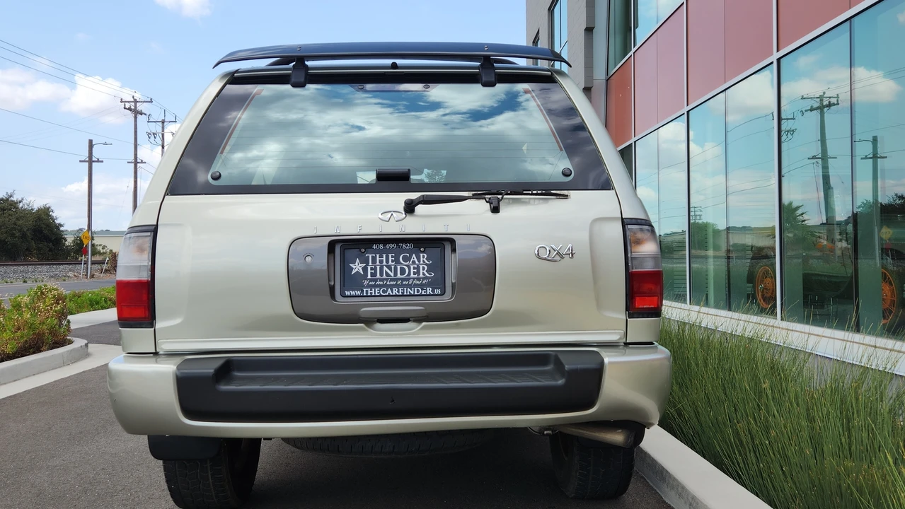 1998 Infiniti QX4 - Image 27 of 31