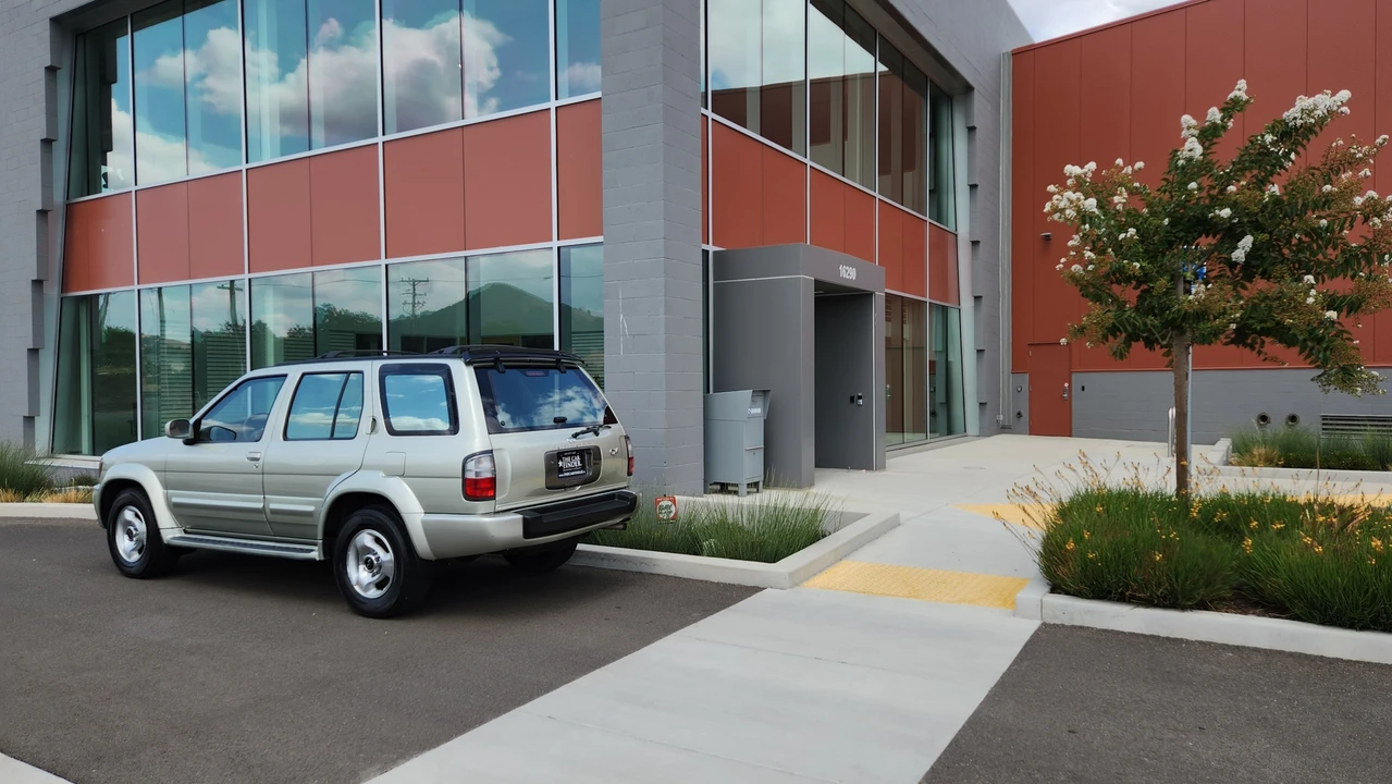 1998 Infiniti QX4 - Image 20 of 31