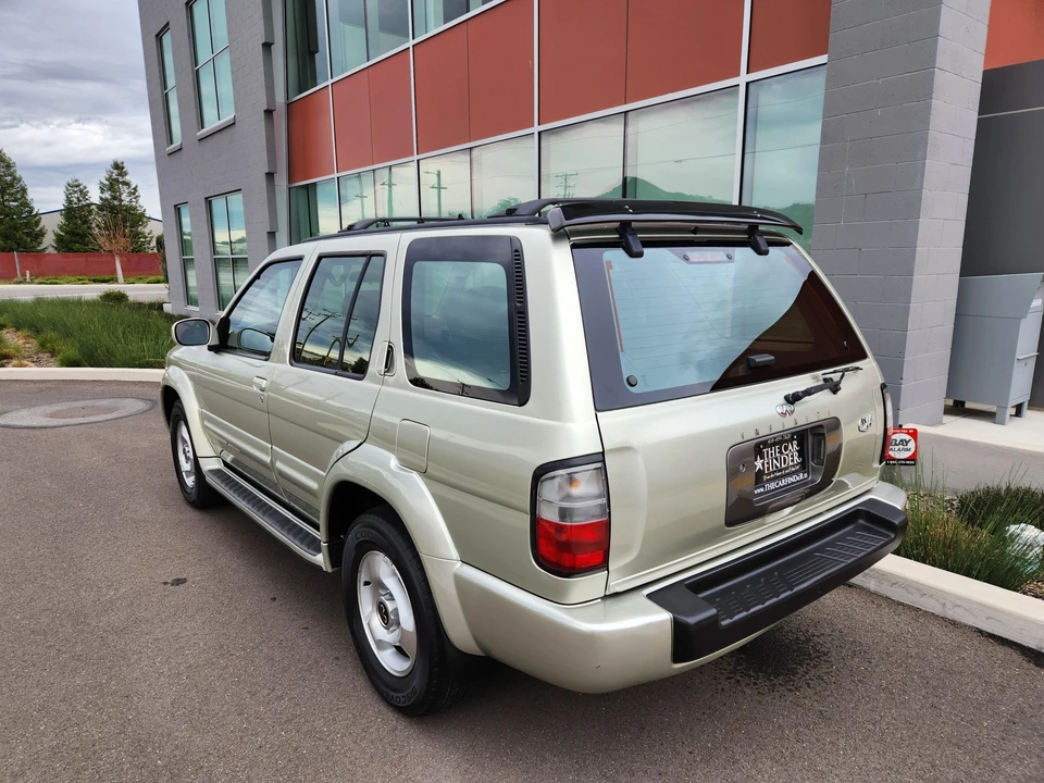1998 Infiniti QX4 - Image 17 of 31