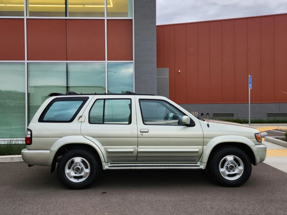 1998 Infiniti QX4 - Image 24 of 31