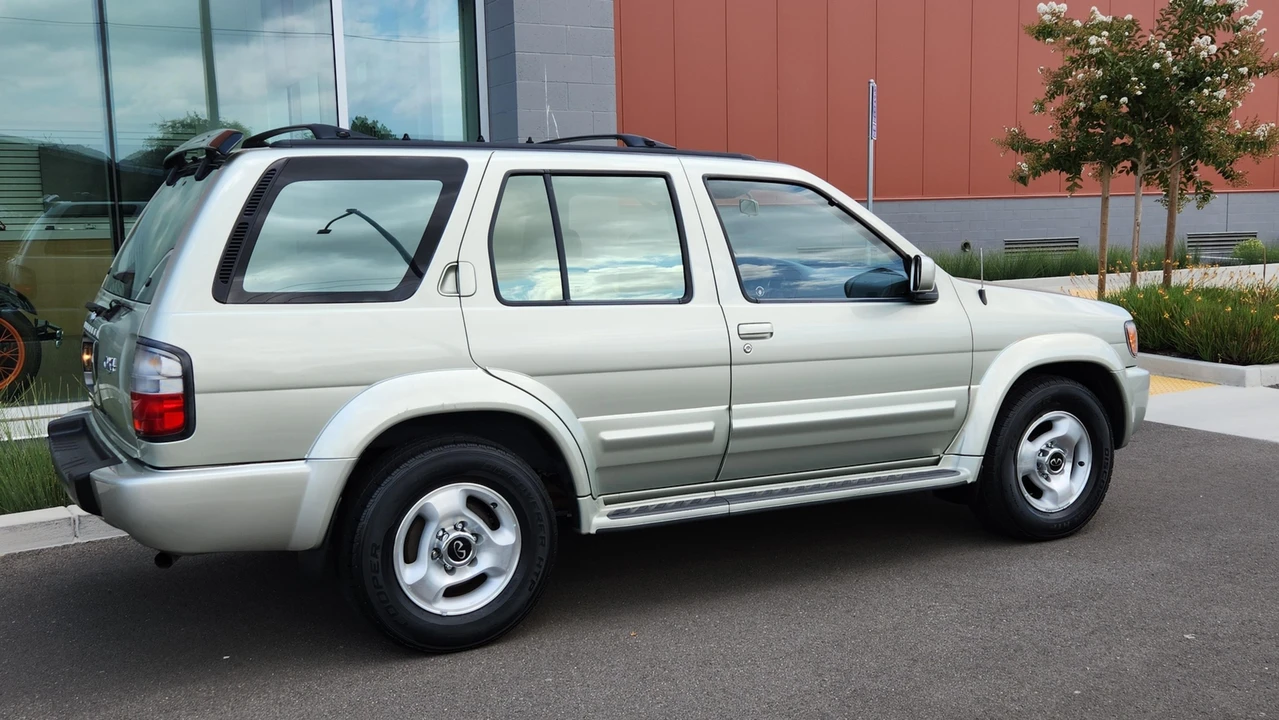 1998 Infiniti QX4 - Image 22 of 31