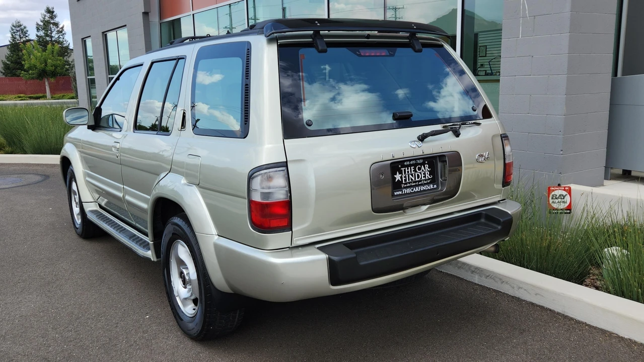 1998 Infiniti QX4 - Image 18 of 31