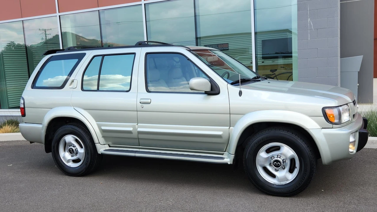 1998 Infiniti QX4 - Image 26 of 31