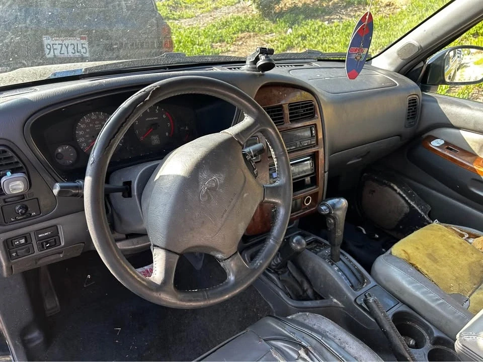 1998 Infiniti QX4 - Image 3 of 3