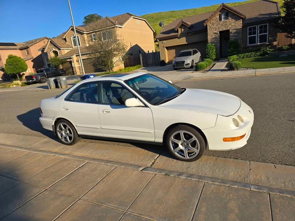1998 Acura Integra 3rd Gen - Image 2 of 10