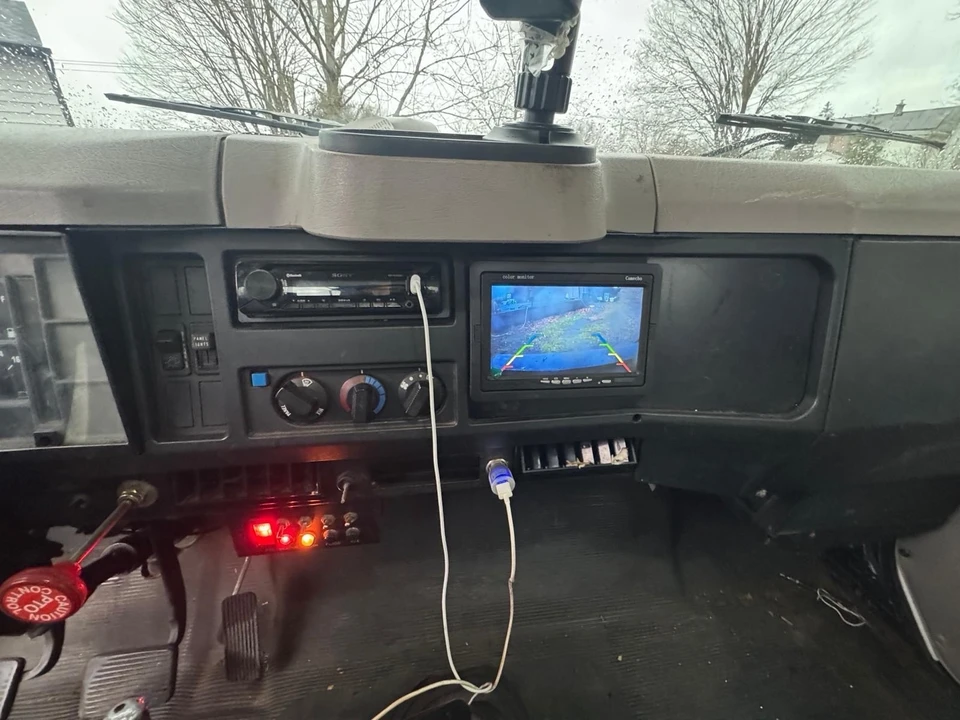 1998 International Harvester Pickup - Image 14 of 19