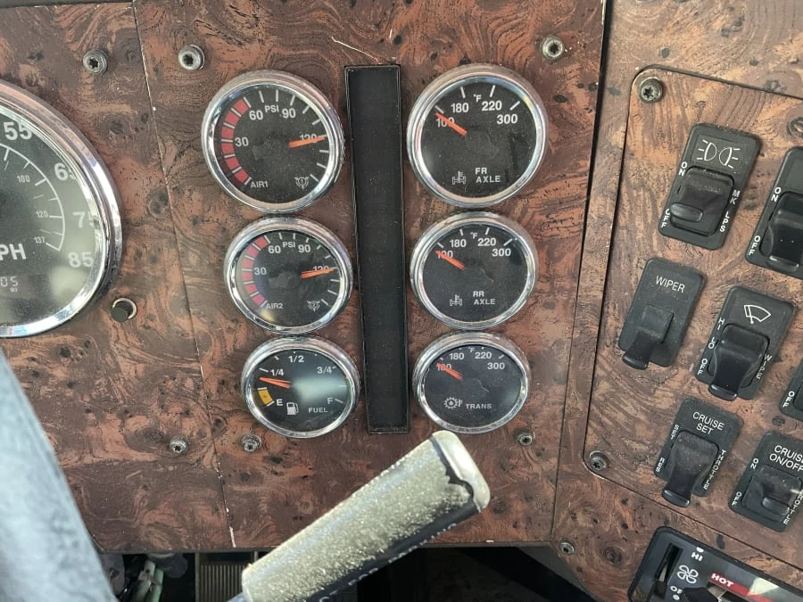 1998 International Harvester Pickup - Image 10 of 21