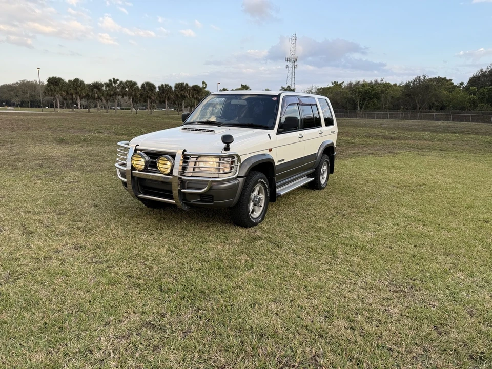 1998 Isuzu Trooper - Image 2 of 31