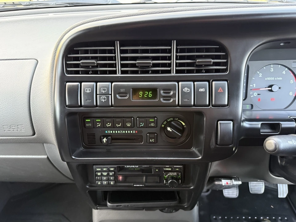 1998 Isuzu Trooper - Image 29 of 31