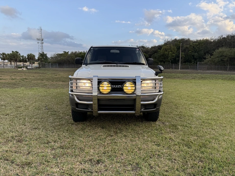 1998 Isuzu Trooper - Image 7 of 31