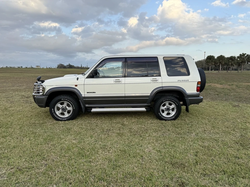 1998 Isuzu Trooper - Image 5 of 31