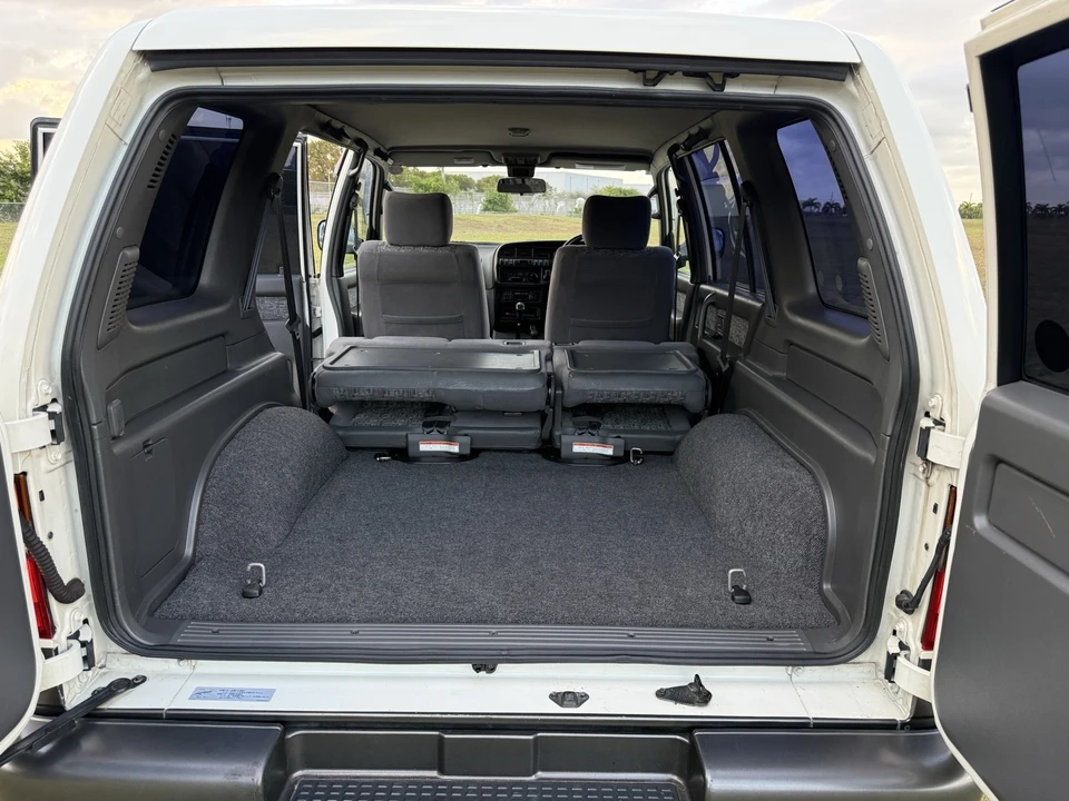 1998 Isuzu Trooper - Image 16 of 30