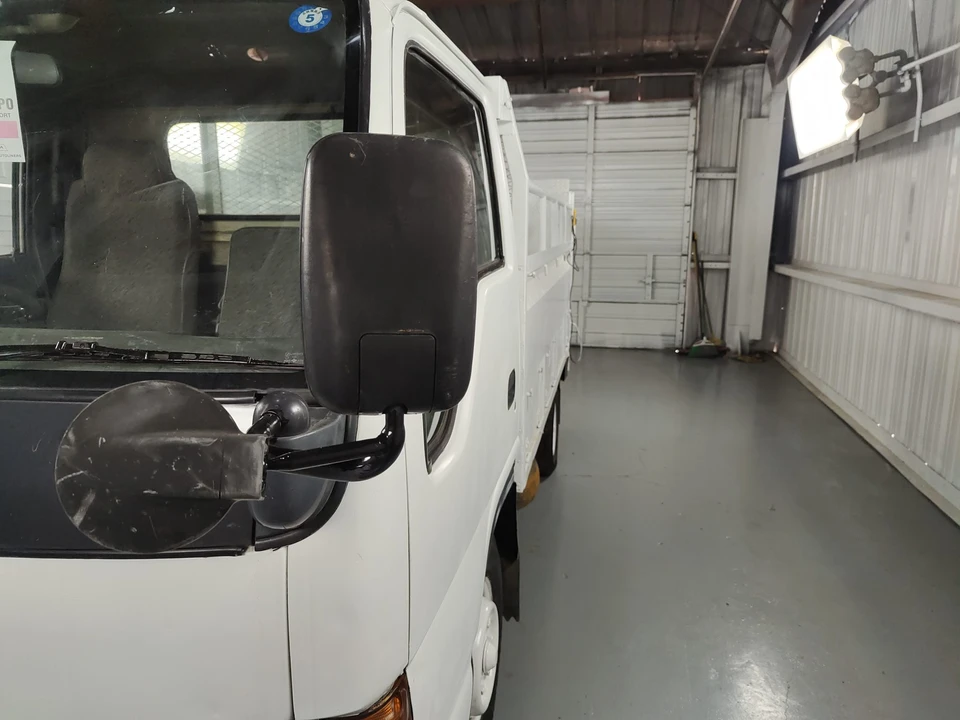 1998 Isuzu Elf - Image 29 of 31