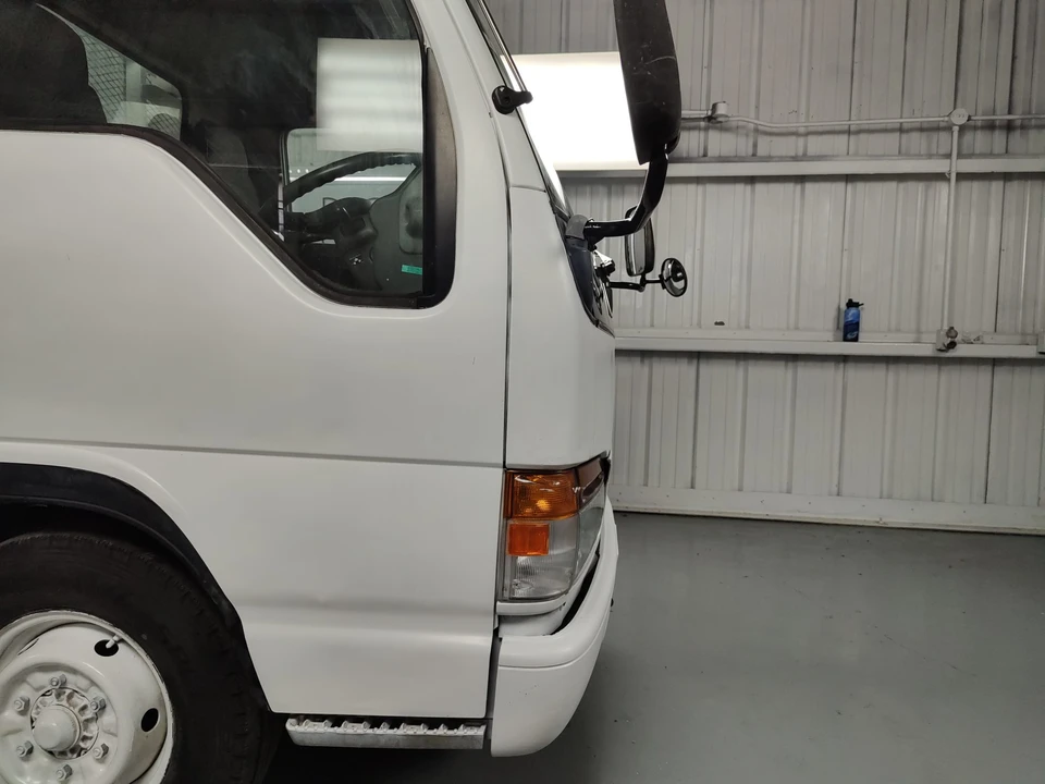 1998 Isuzu Elf - Image 11 of 31