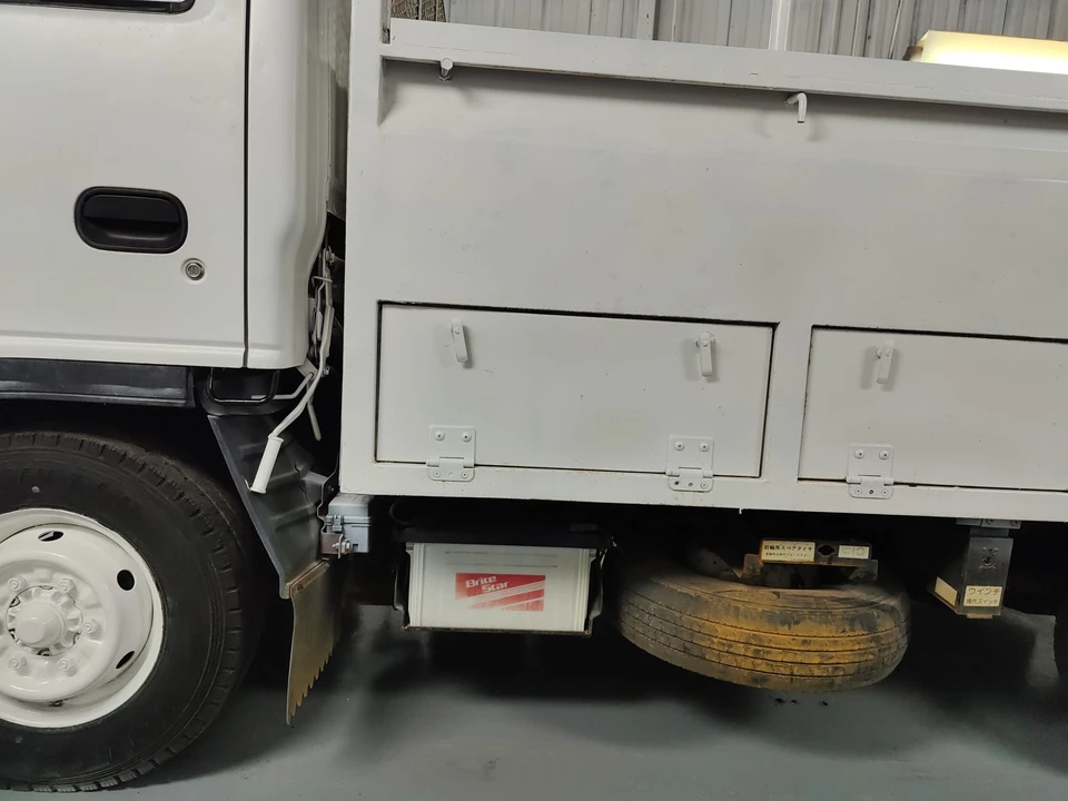 1998 Isuzu Elf - Image 21 of 31