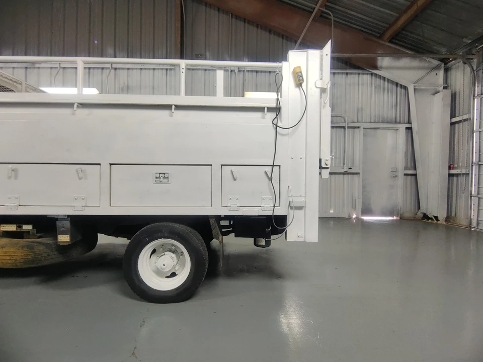 1998 Isuzu Elf - Image 16 of 31