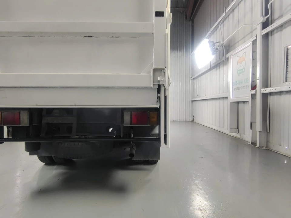 1998 Isuzu Elf - Image 18 of 31