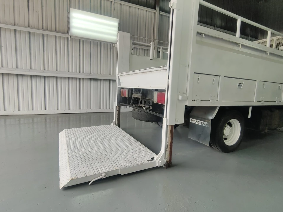 1998 Isuzu Elf - Image 27 of 31