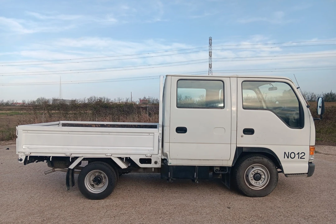 1998 Isuzu Elf - Image 5 of 31