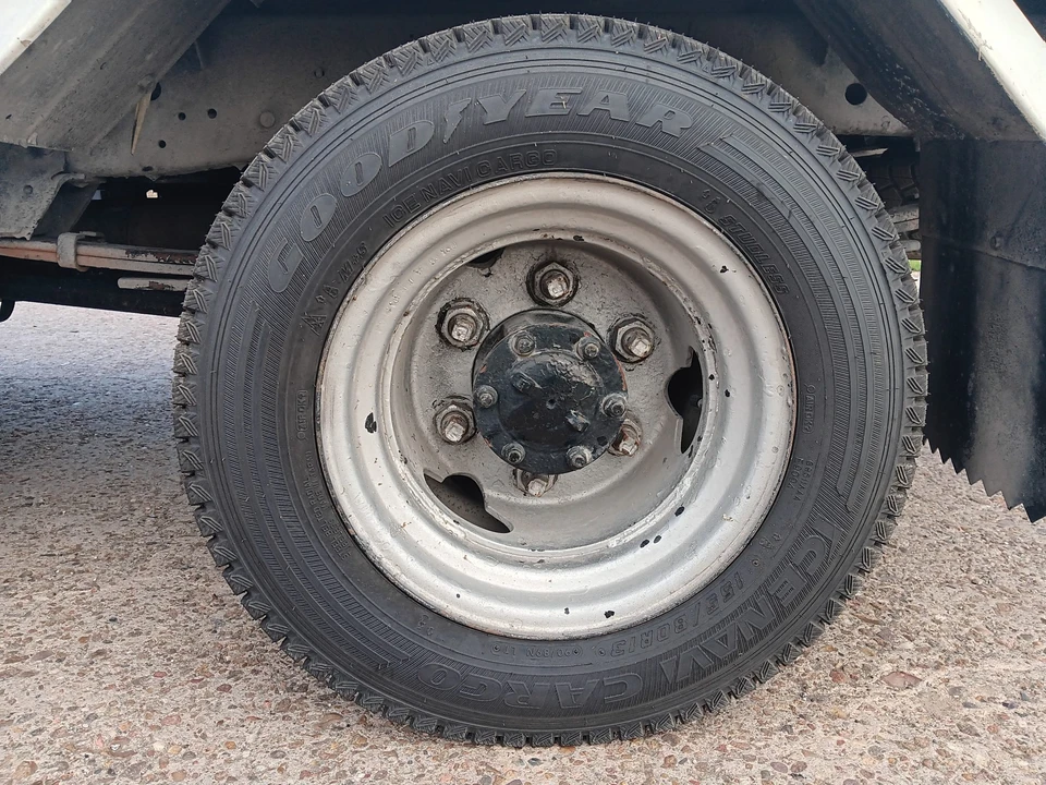 1998 Isuzu Elf - Image 19 of 31