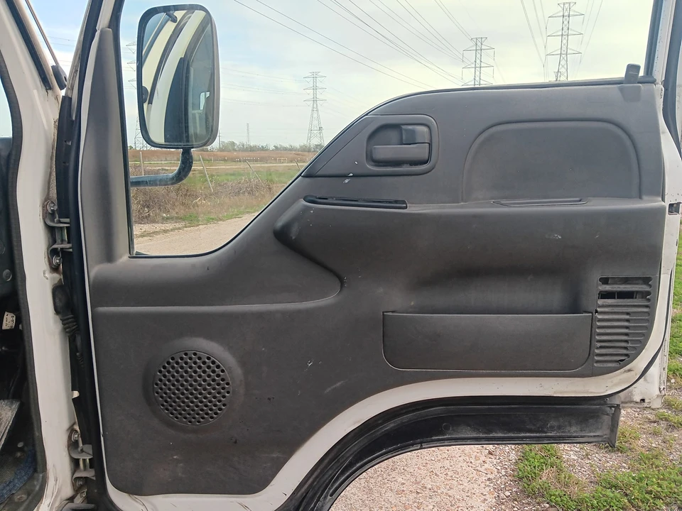 1998 Isuzu Elf - Image 27 of 31