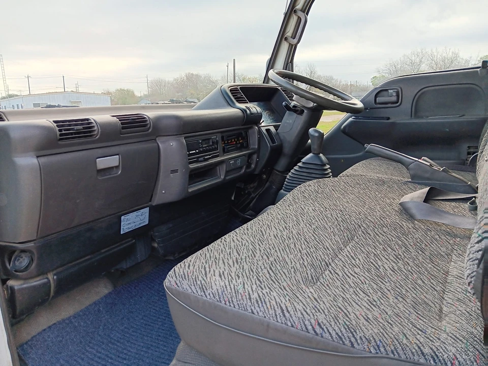 1998 Isuzu Elf - Image 29 of 31
