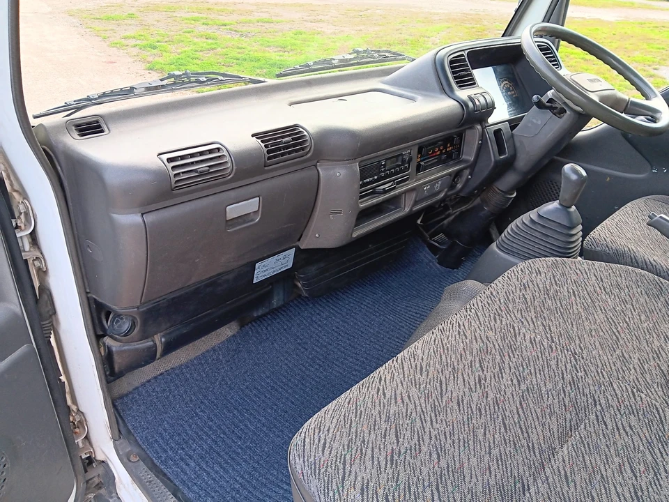 1998 Isuzu Elf - Image 28 of 31