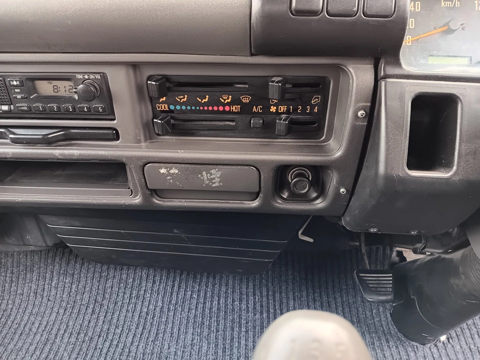 1998 Isuzu Elf - Image 31 of 31