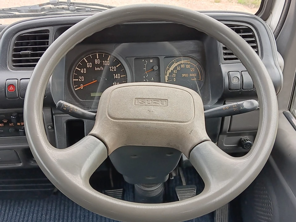 1998 Isuzu Elf - Image 24 of 31