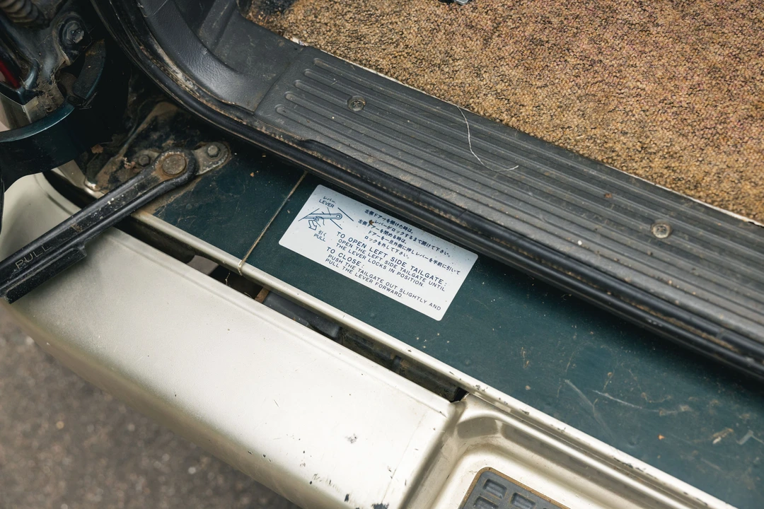1998 Isuzu Trooper - Image 28 of 31