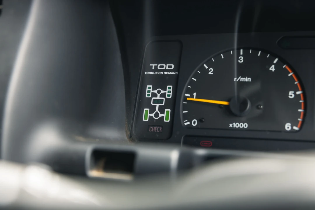 1998 Isuzu Trooper - Image 4 of 31
