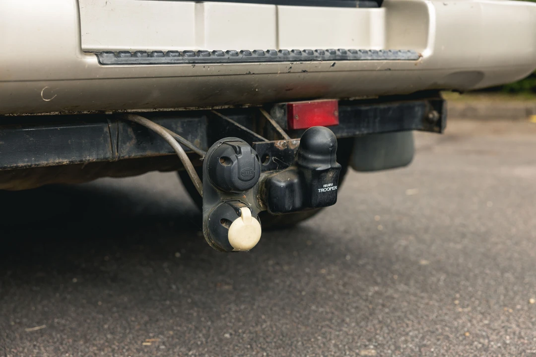 1998 Isuzu Trooper - Image 17 of 31