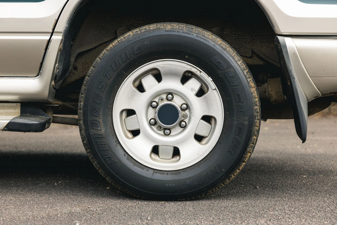 1998 Isuzu Trooper - Image 15 of 31