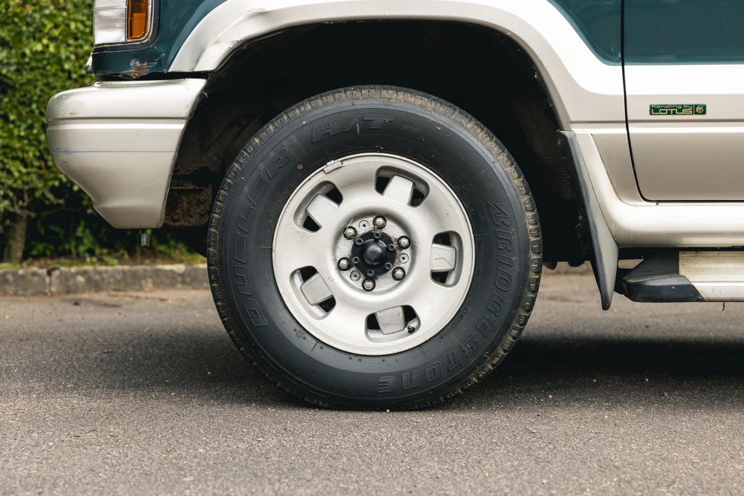 1998 Isuzu Trooper - Image 14 of 31