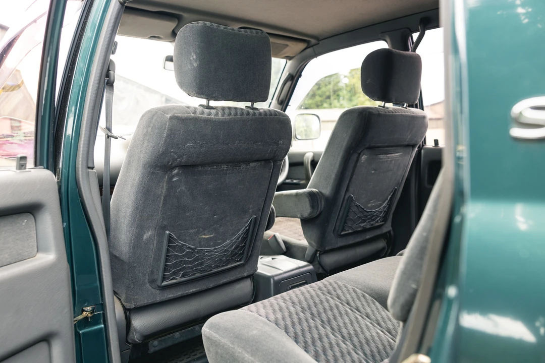 1998 Isuzu Trooper - Image 25 of 31