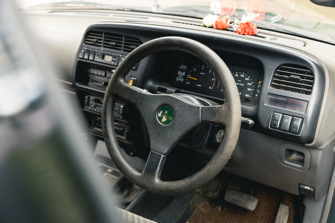 1998 Isuzu Trooper - Image 9 of 31