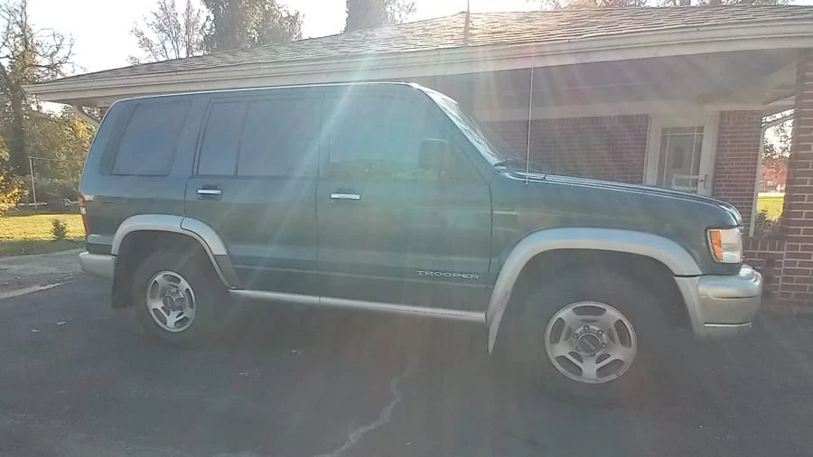 1998 Isuzu Trooper - Image 5 of 13