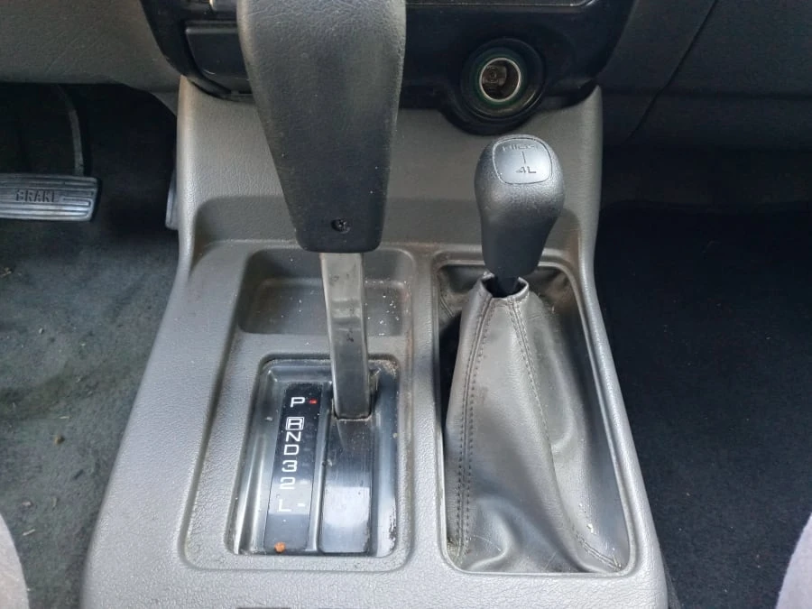 1998 Isuzu Trooper - Image 13 of 13