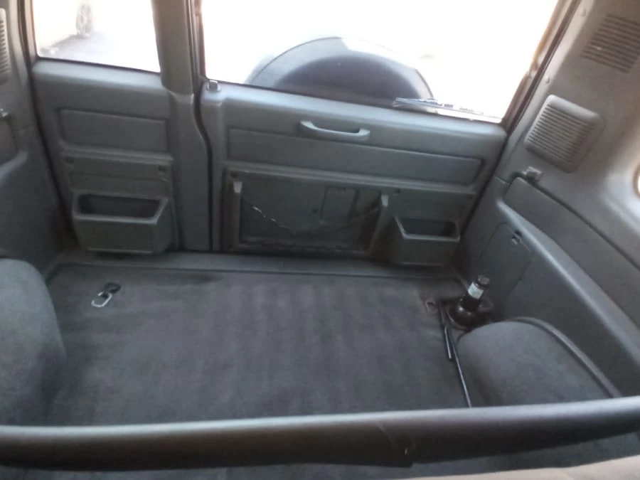 1998 Isuzu Trooper - Image 12 of 13