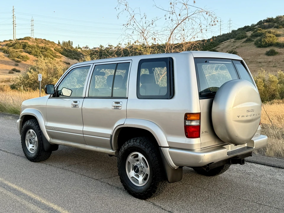 1998 Isuzu Trooper - Image 18 of 31