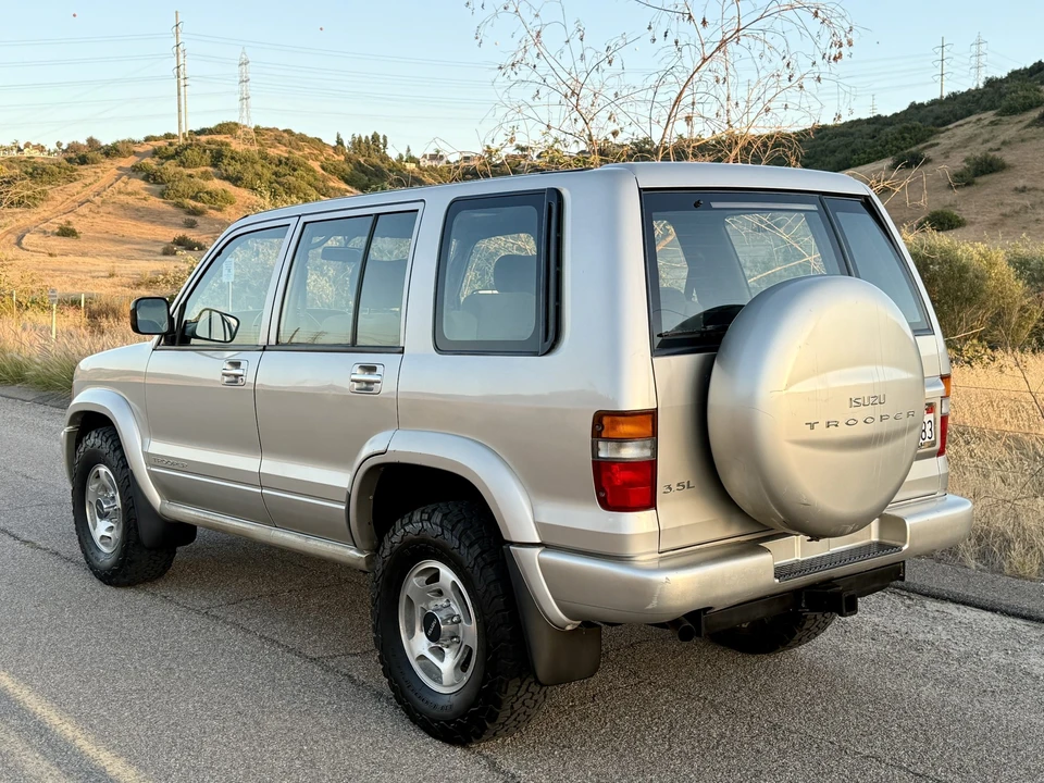 1998 Isuzu Trooper - Image 19 of 31