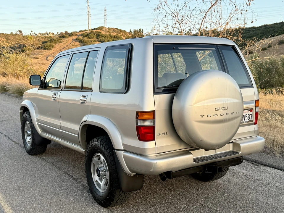 1998 Isuzu Trooper - Image 20 of 31