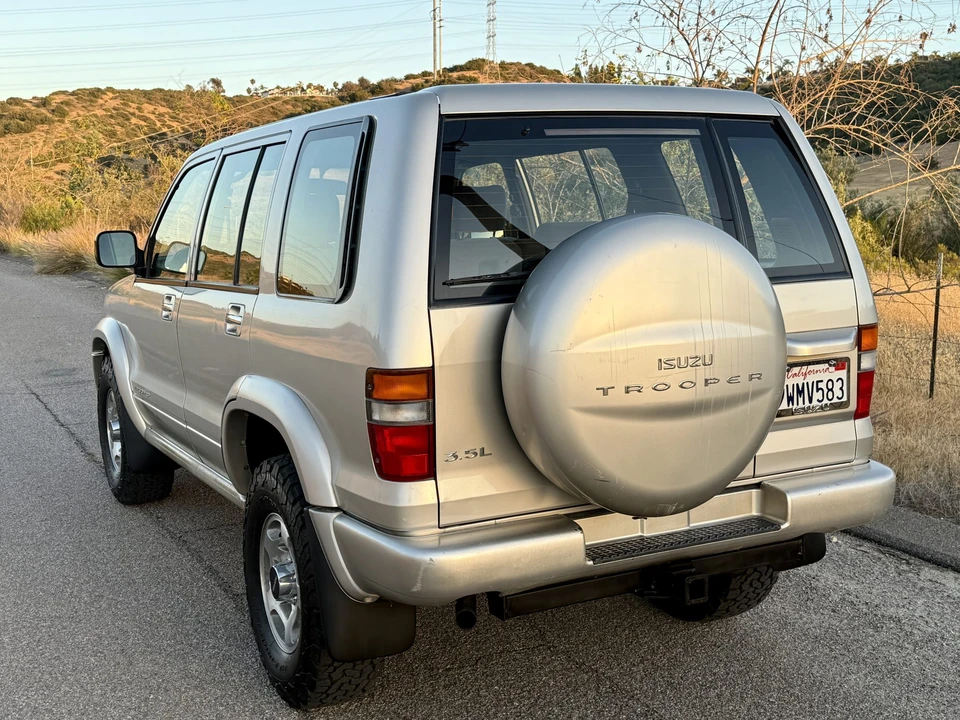 1998 Isuzu Trooper - Image 23 of 31