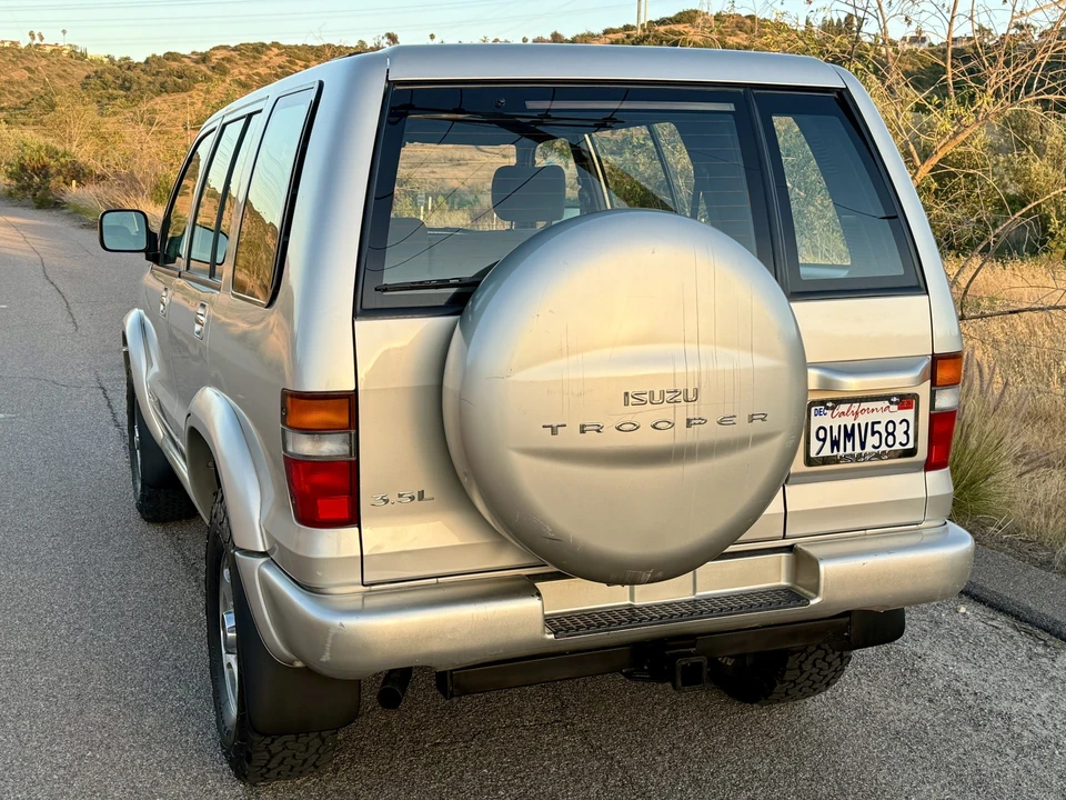 1998 Isuzu Trooper - Image 24 of 31