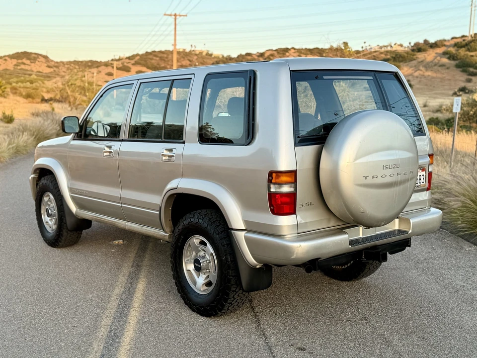 1998 Isuzu Trooper - Image 17 of 31